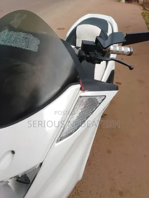 Yamaha Majesty 2017 White
