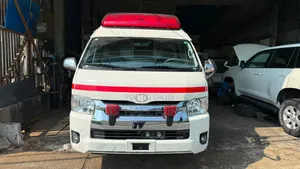 Toyota HiAce 2014 White