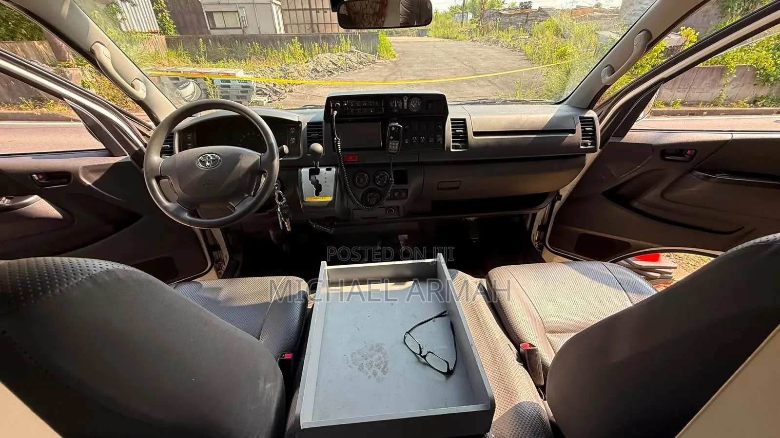 Toyota HiAce 2014 White