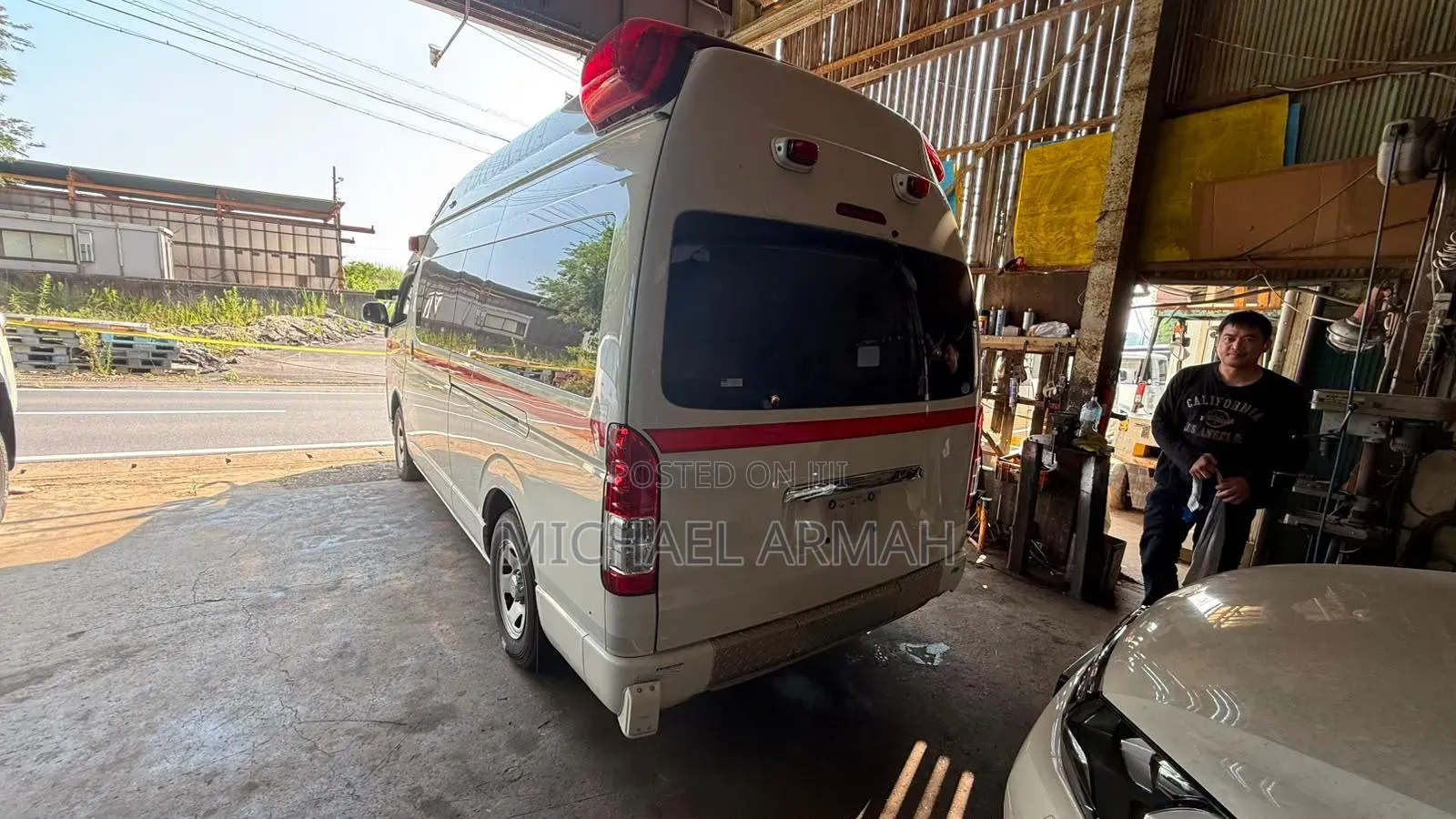 Toyota HiAce 2014 White