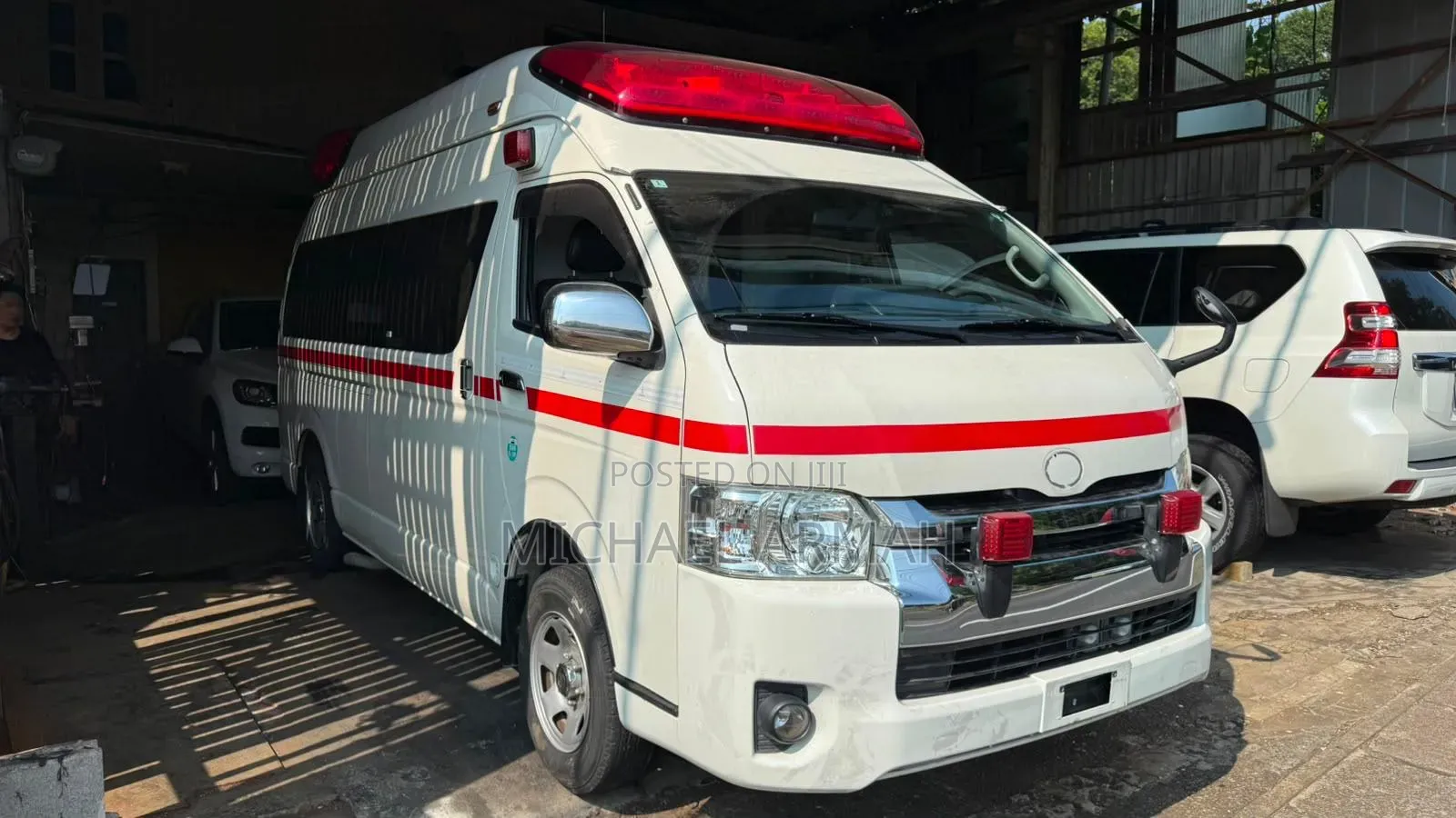 Toyota HiAce 2014 White