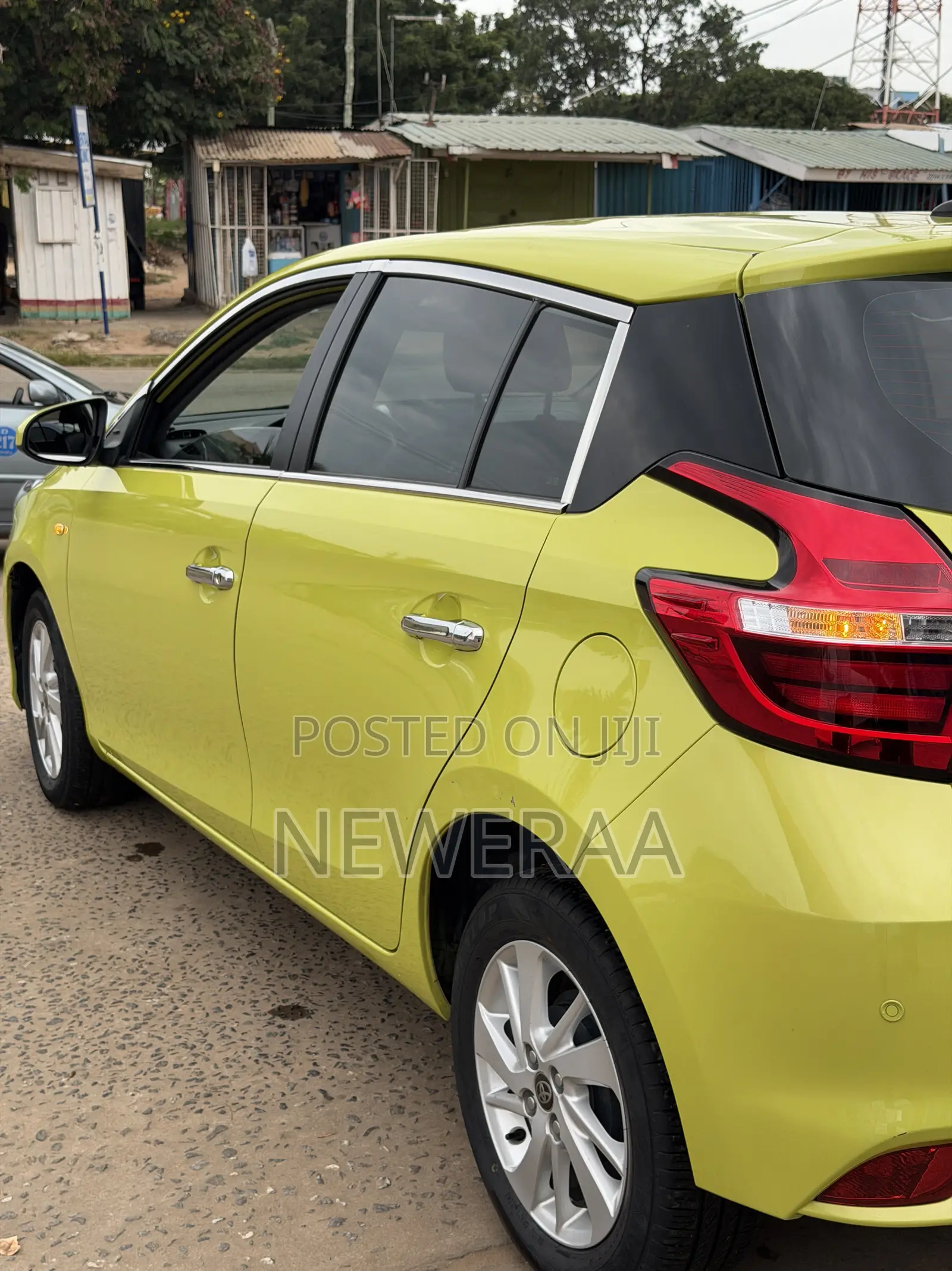 Toyota Yaris SE Hatchback 5dr 2016 Green