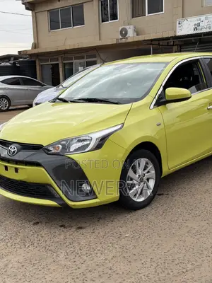 Toyota Yaris SE Hatchback 5dr 2016 Green