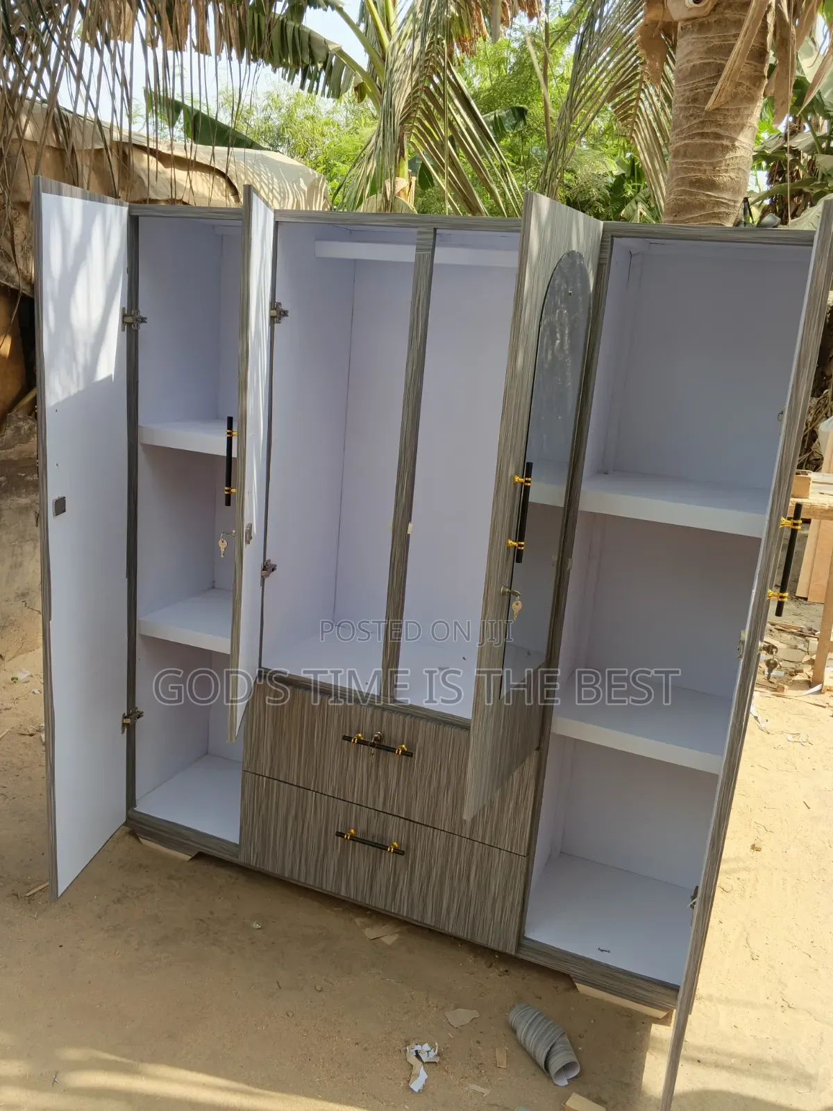 Correct 4 in One Wardrobe