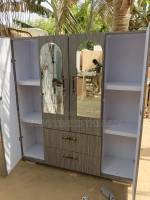 Correct 4 in One Wardrobe