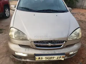 Chevrolet Rezzo 1.6 SE 2010 Gold