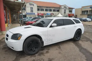 Dodge Magnum SXT 2006 White