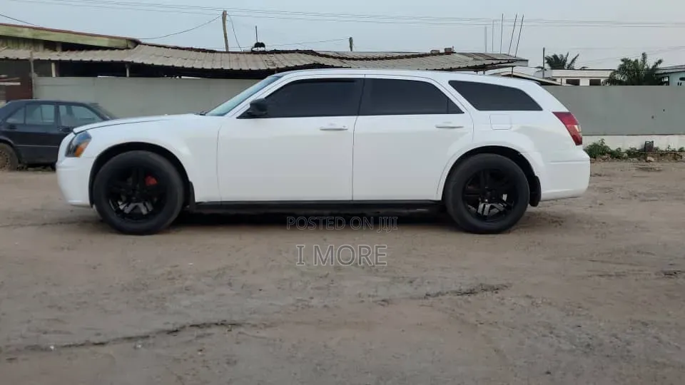 Dodge Magnum SXT 2006 White
