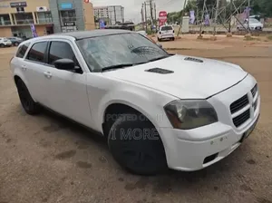 Dodge Magnum SXT 2006 White