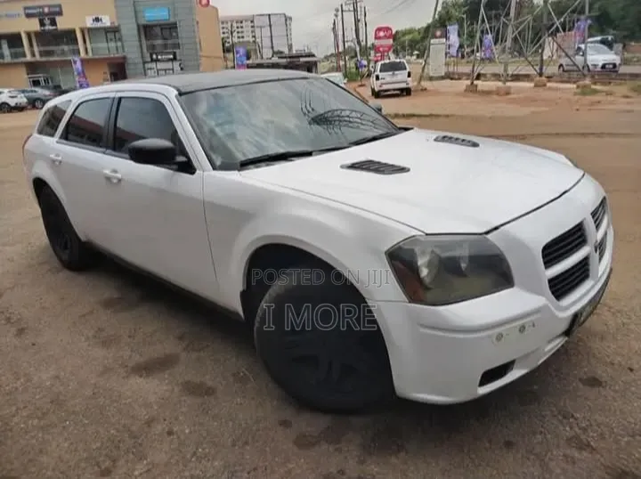 Dodge Magnum SXT 2006 White