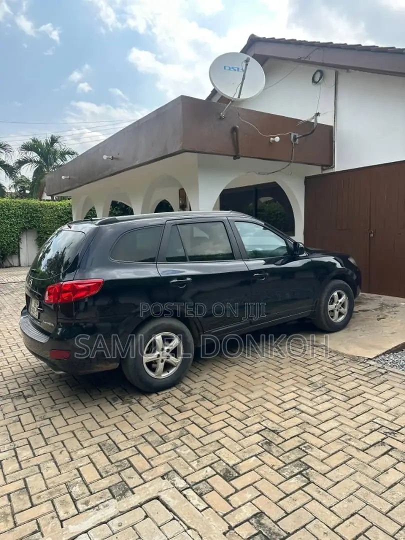 Hyundai Santa Fe 2011 Black