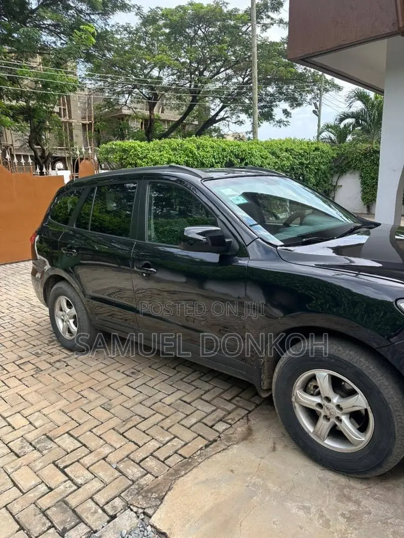 Hyundai Santa Fe 2011 Black