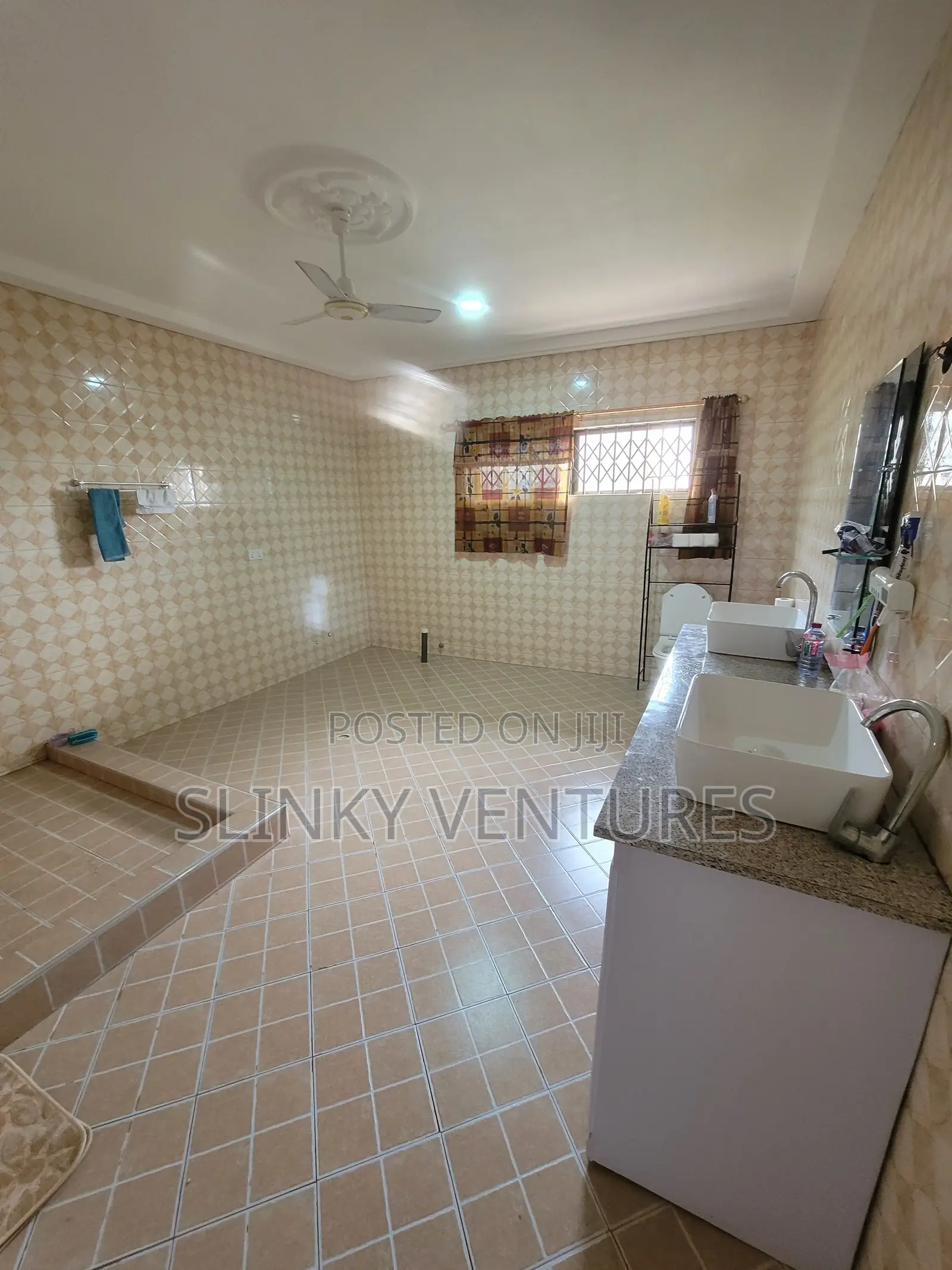 Furnished 6bdrm Mansion in Awutu Senya East Municipal for rent