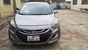 Hyundai Elantra Limited Sedan FWD (1.8L 4cyl 6A) 2016 Gray