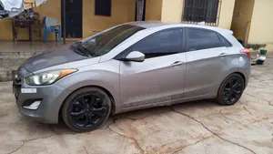 Hyundai Elantra Limited Sedan FWD (1.8L 4cyl 6A) 2016 Gray