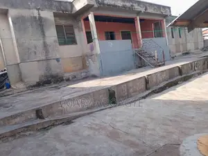 8bdrm House in Kwabre for sale
