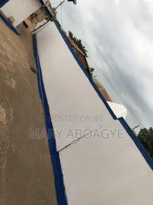 8bdrm House in Kwabre for sale
