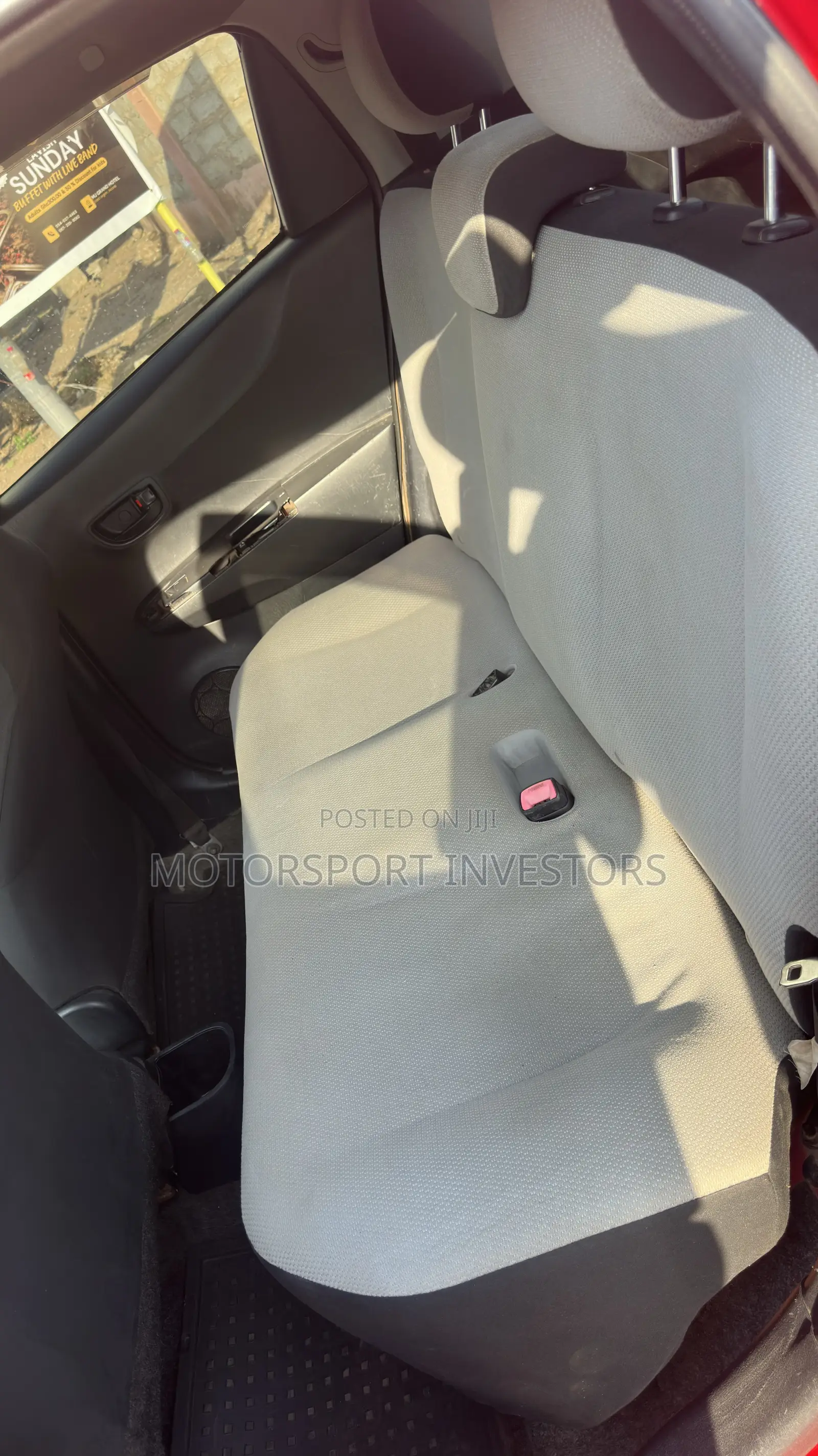 Toyota Vitz 1.5 FWD 5dr 2013 Red