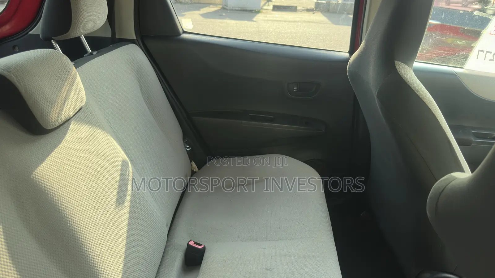 Toyota Vitz 1.5 FWD 5dr 2013 Red