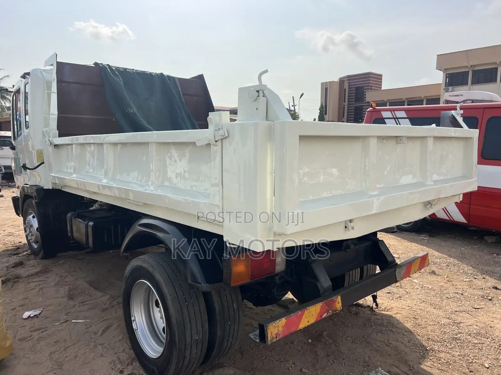 Hyundai Gold Tipper