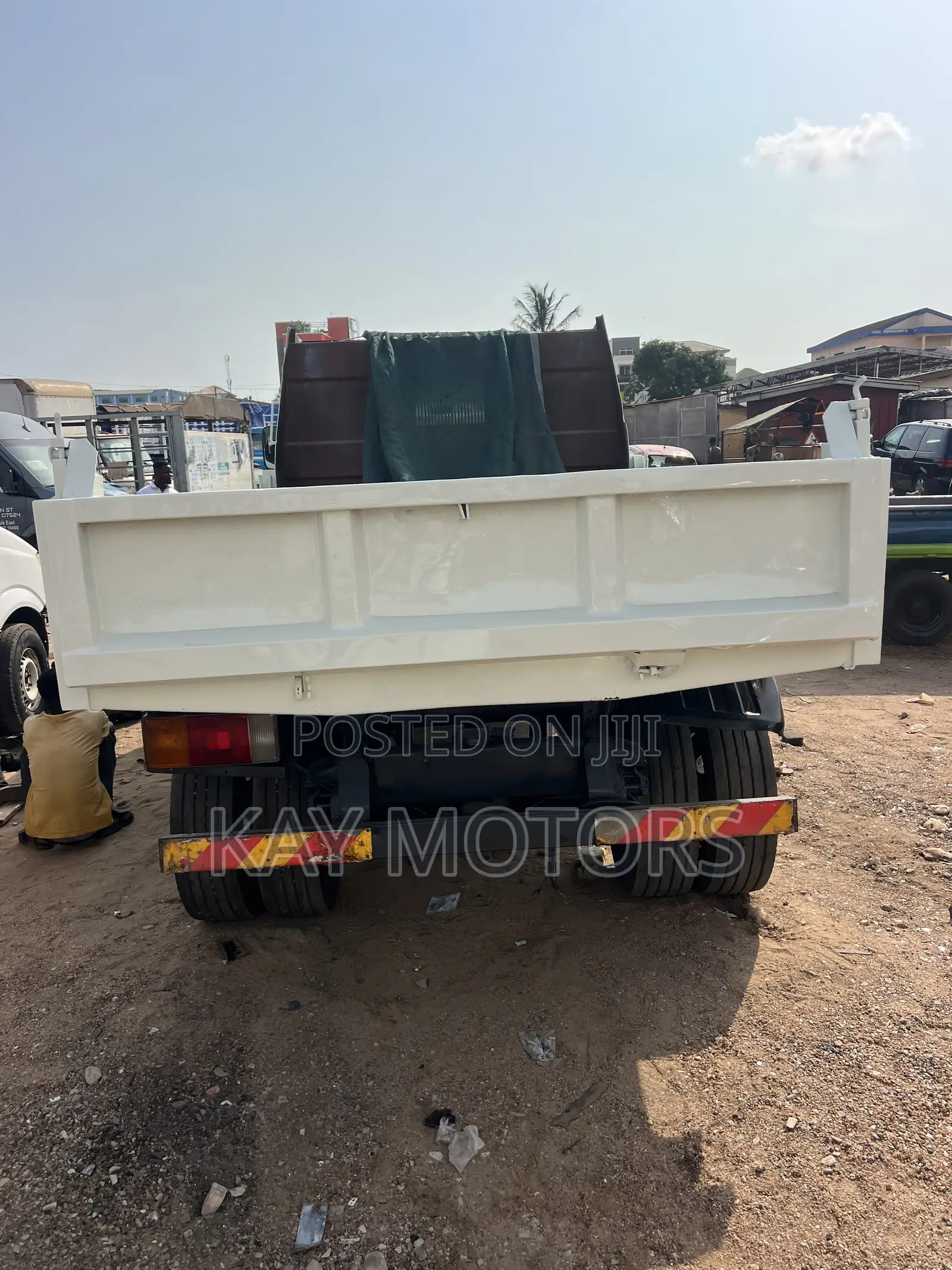 Hyundai Gold Tipper