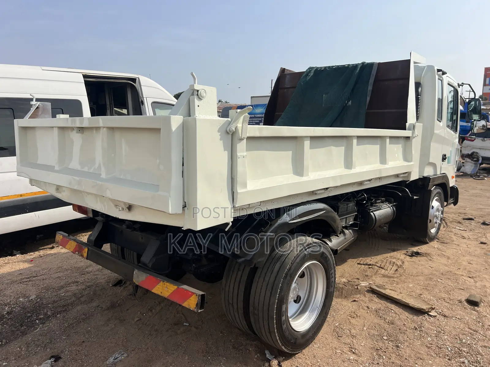Hyundai Gold Tipper