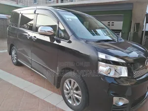 Toyota Voxy V 2WD 8-Seater 2012 Black