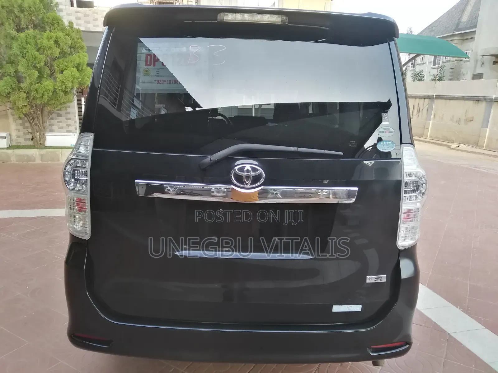 Toyota Voxy V 2WD 8-Seater 2012 Black