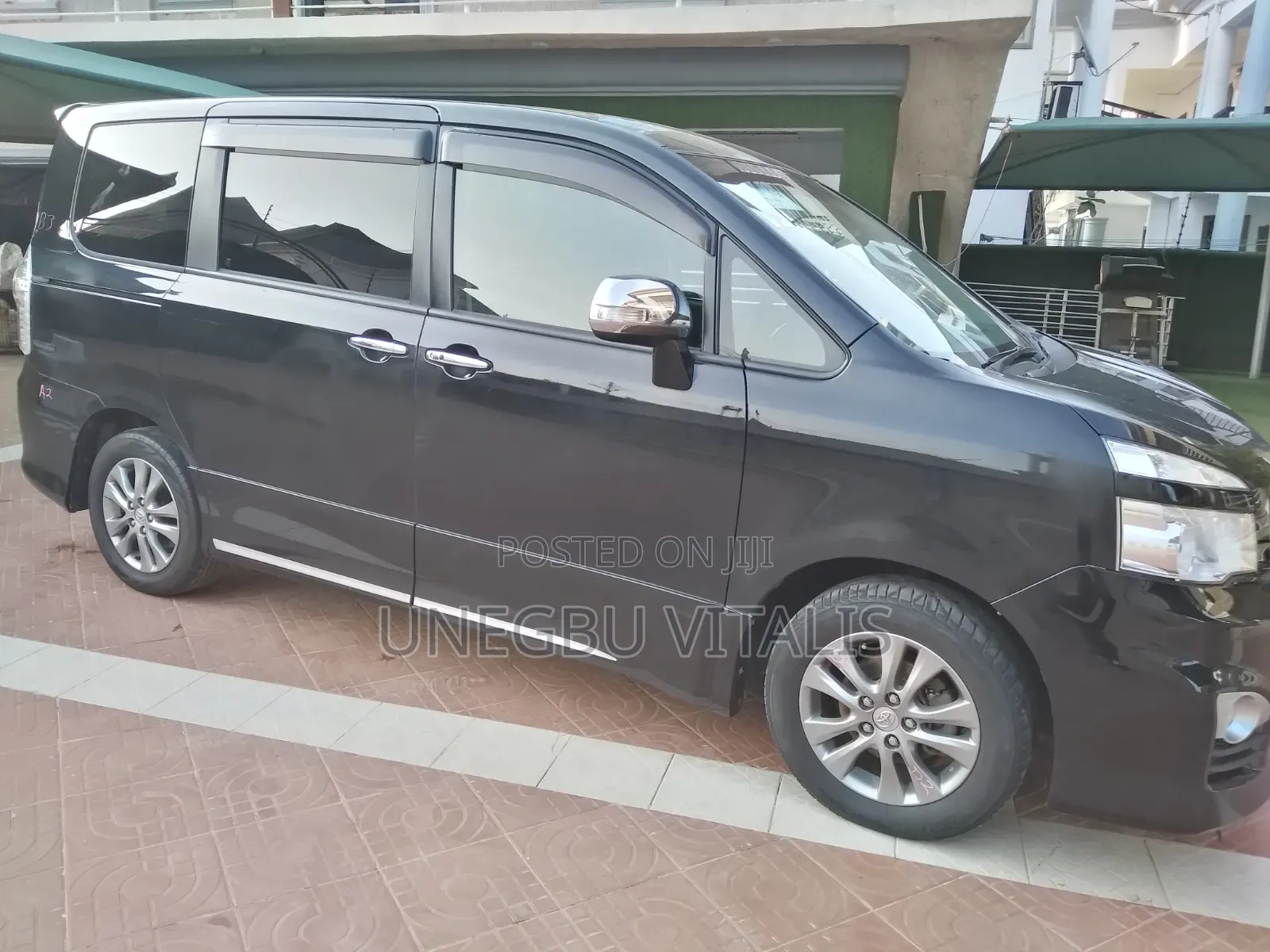 Toyota Voxy V 2WD 8-Seater 2012 Black