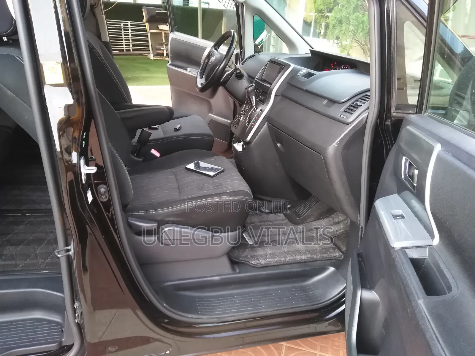 Toyota Voxy V 2WD 8-Seater 2012 Black