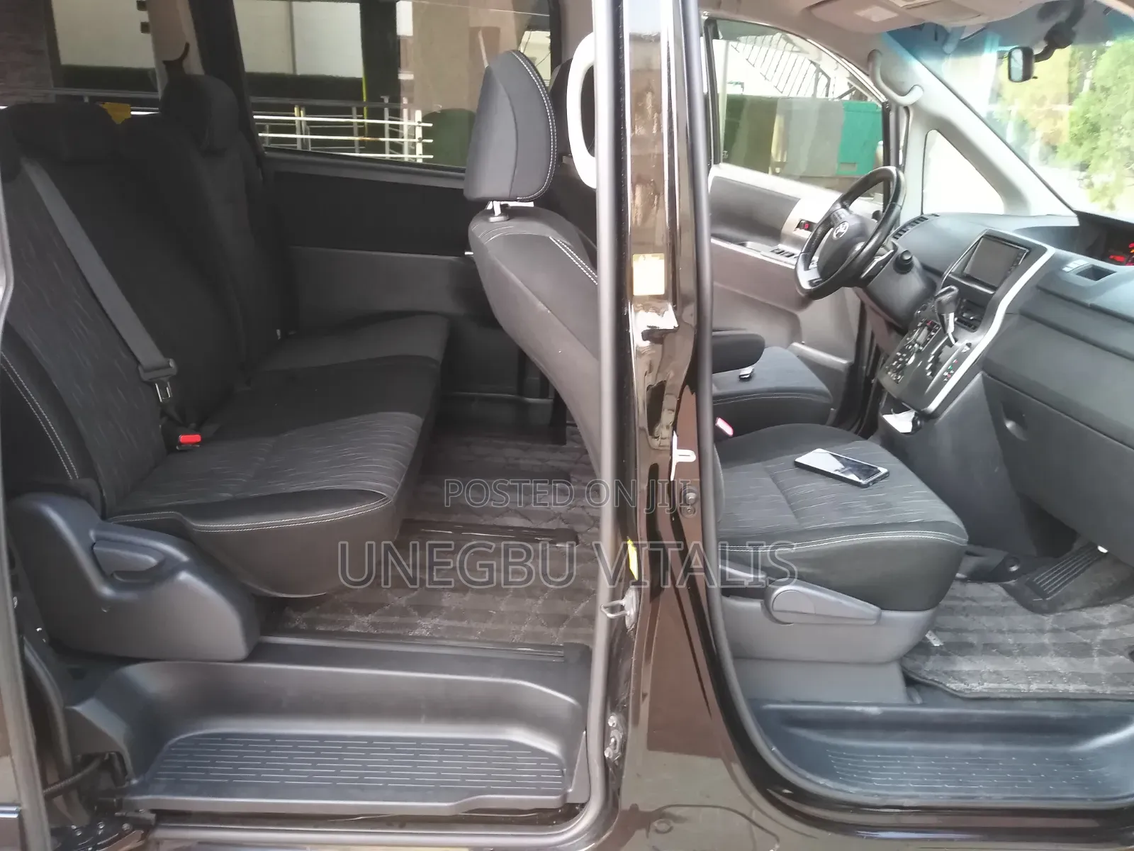 Toyota Voxy V 2WD 8-Seater 2012 Black