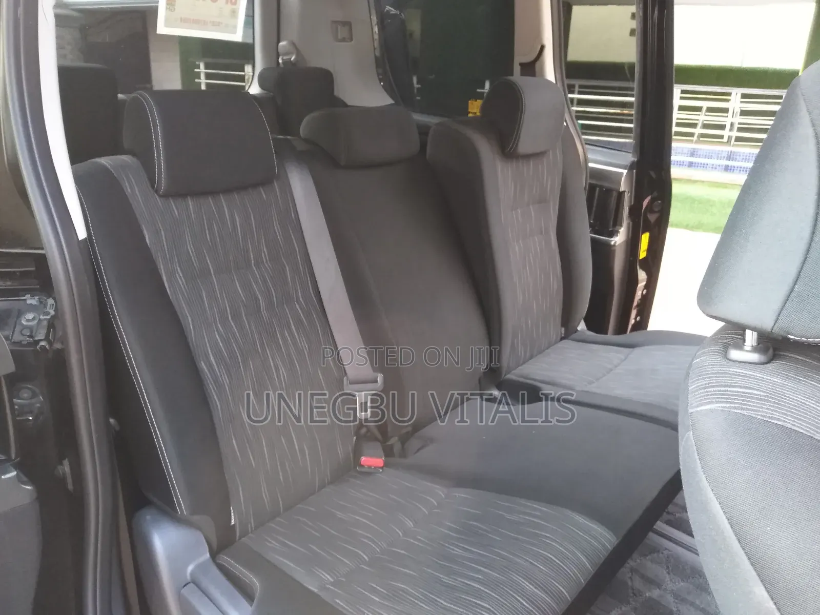 Toyota Voxy V 2WD 8-Seater 2012 Black
