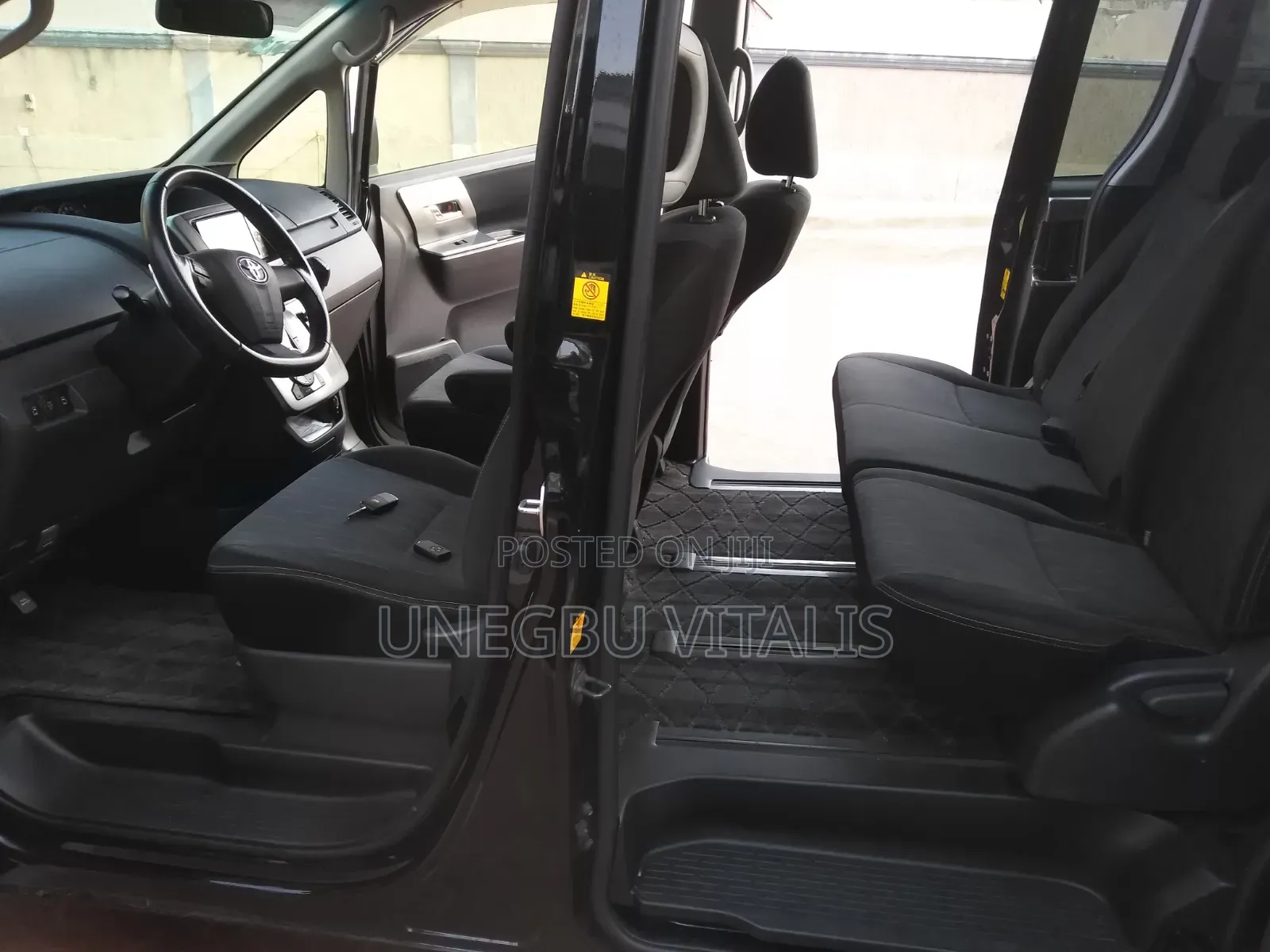 Toyota Voxy V 2WD 8-Seater 2012 Black