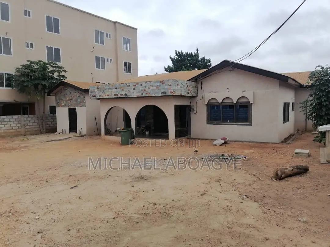 5bdrm House in Ofankor for sale