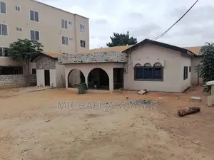 5bdrm House in Ofankor for sale