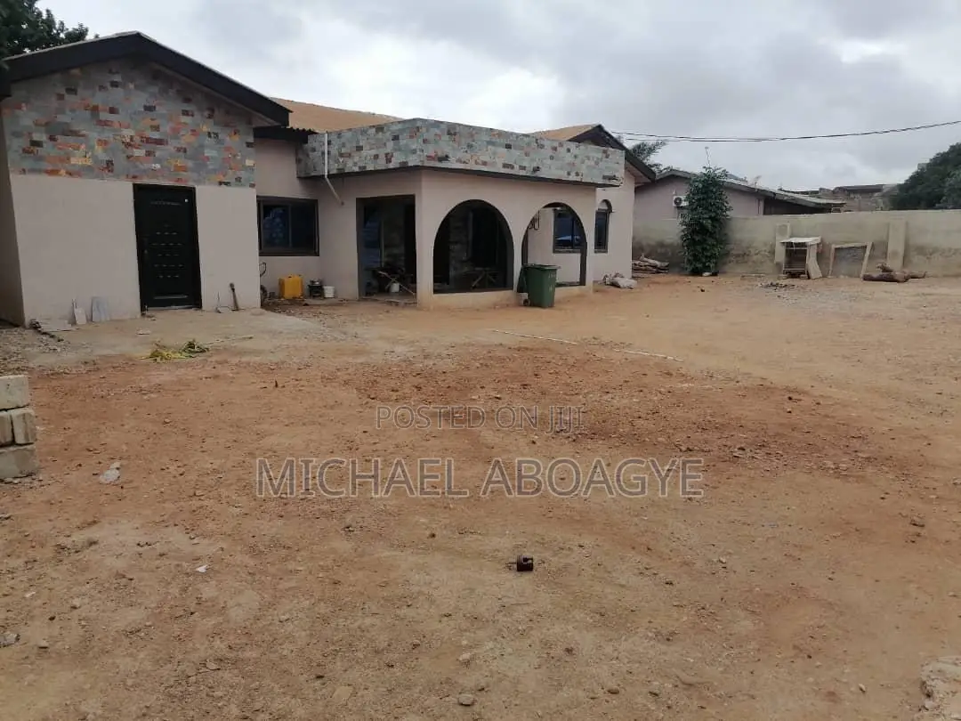 5bdrm House in Ofankor for sale