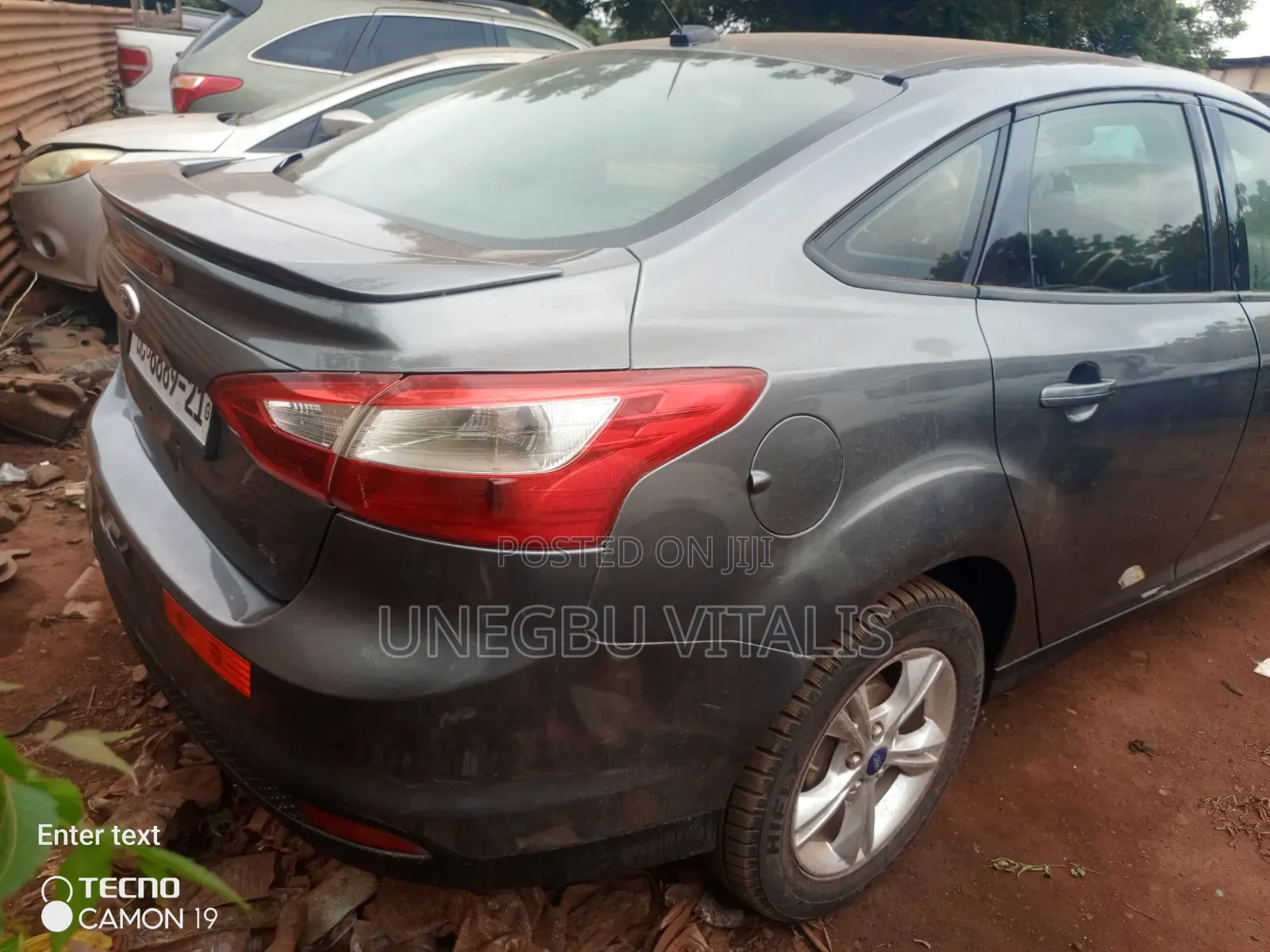 Ford Focus SE 4dr Hatchback (2.0L 4cyl 5M) 2014 Gray