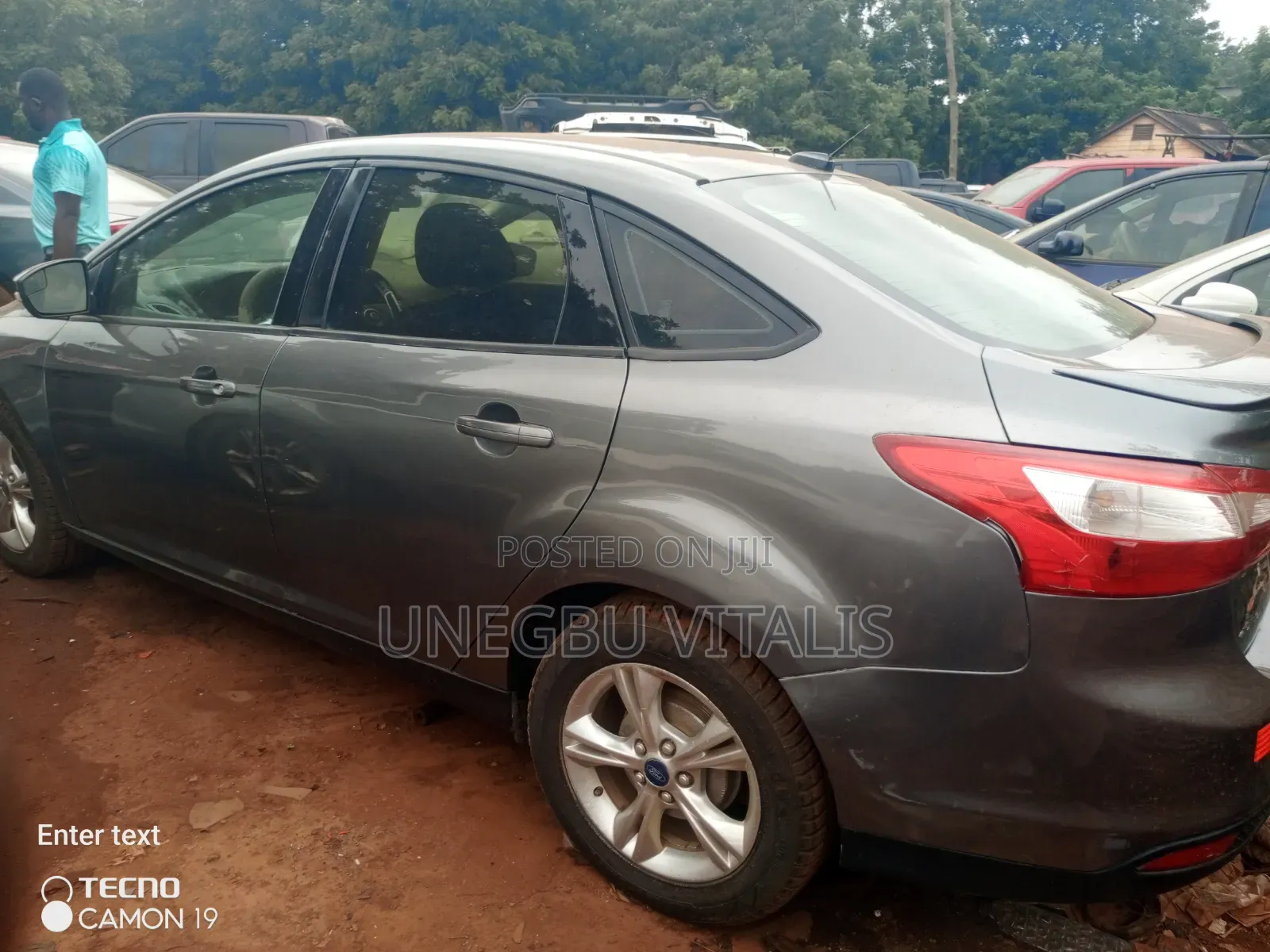 Ford Focus SE 4dr Hatchback (2.0L 4cyl 5M) 2014 Gray