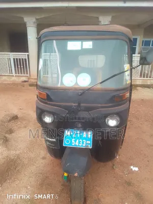 Bajaj Avenger 200 2021 Black