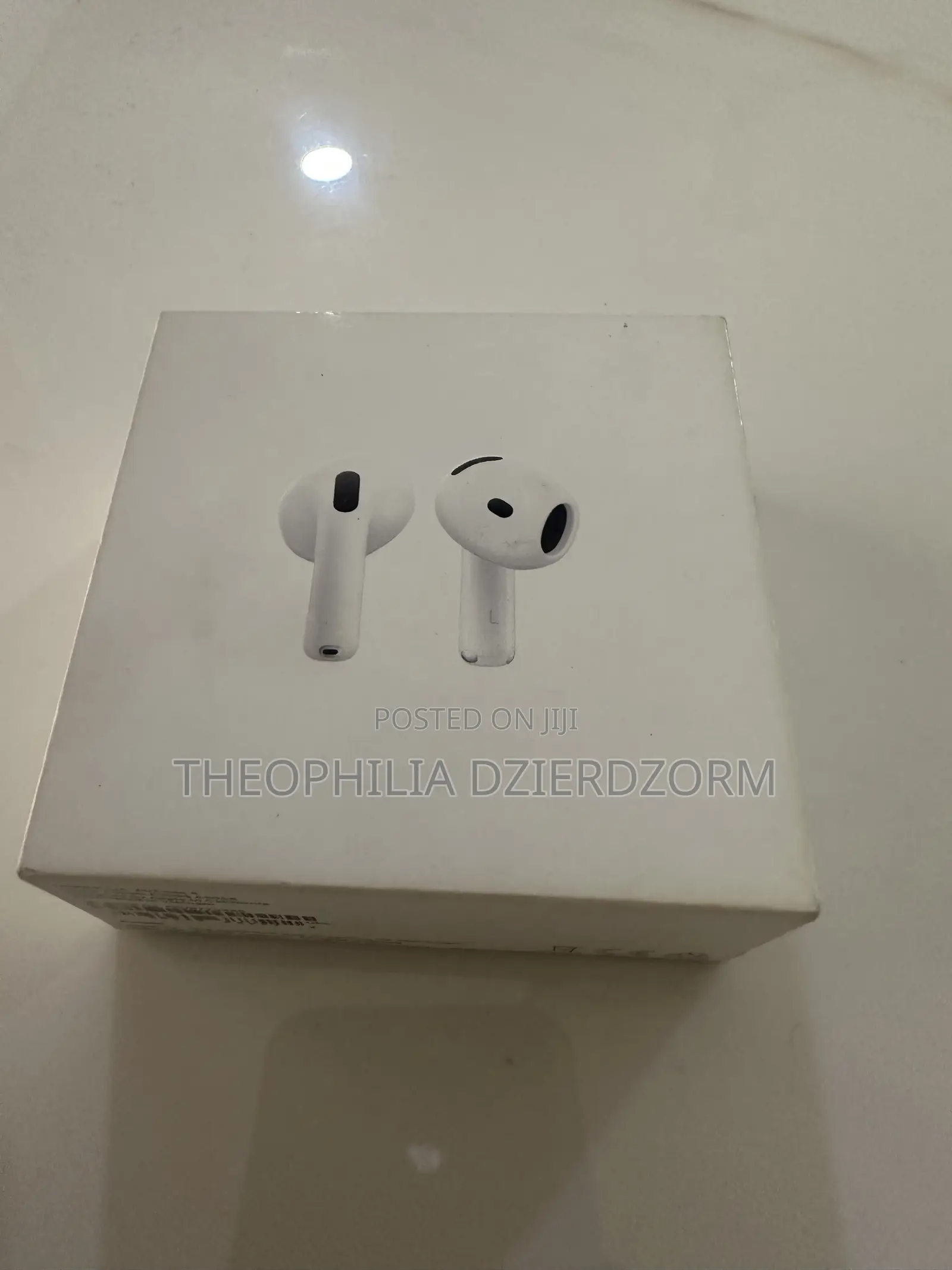 Apple AirPods 4