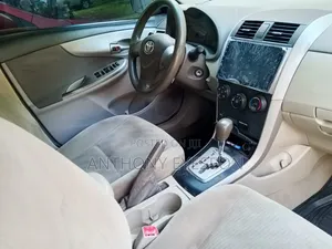 Toyota Corolla 2010 Gold