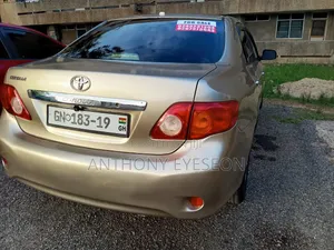 Toyota Corolla 2010 Gold