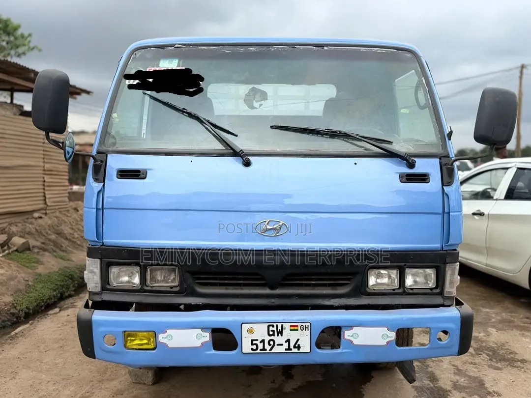 Hyundai Mighty With Big Bucket