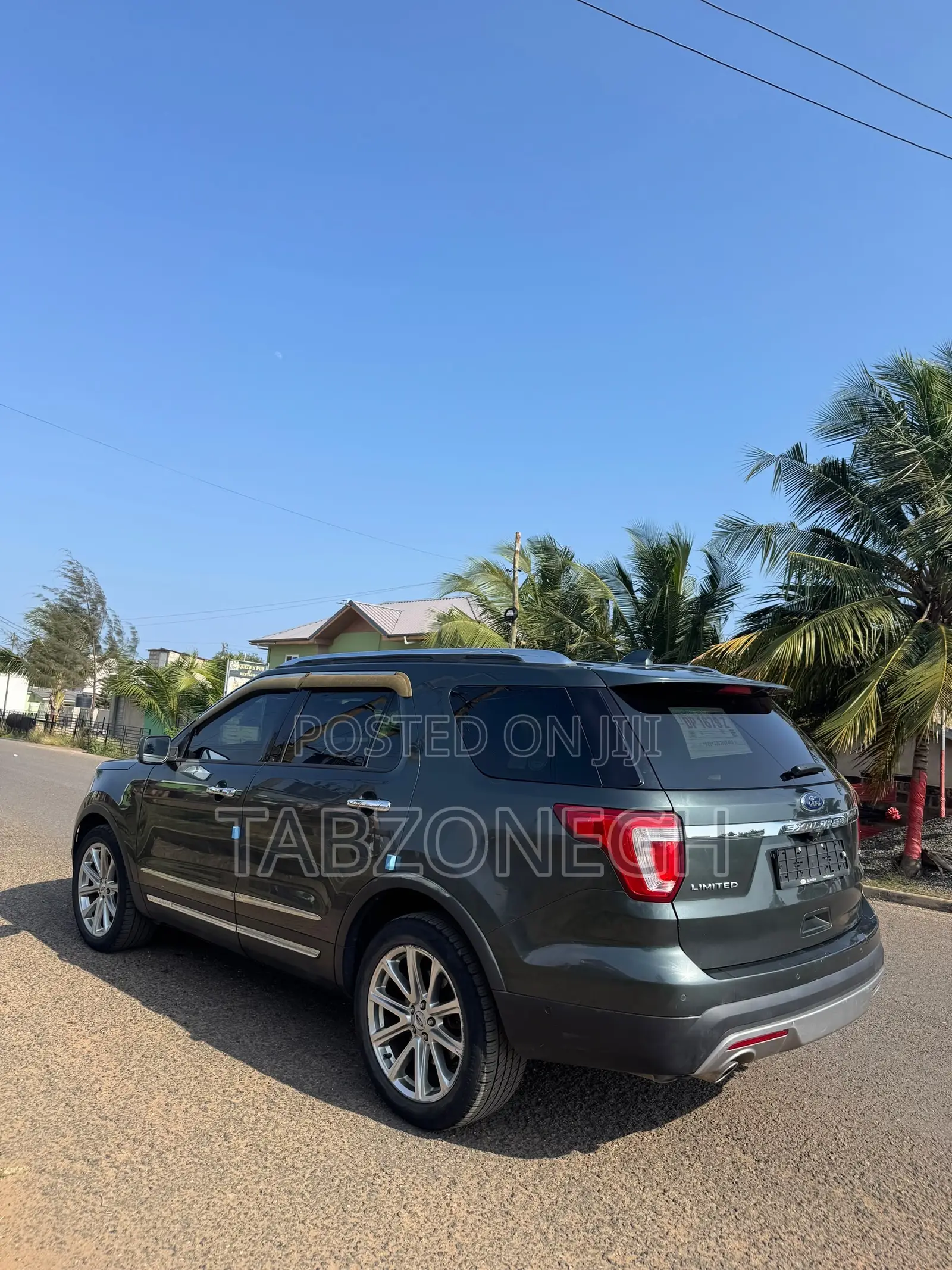 Ford Explorer Limited 4dr SUV AWD (3.5L 6cyl 6A) 2016 Gray