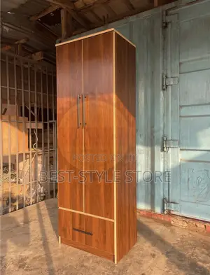 Wardrobe B004570