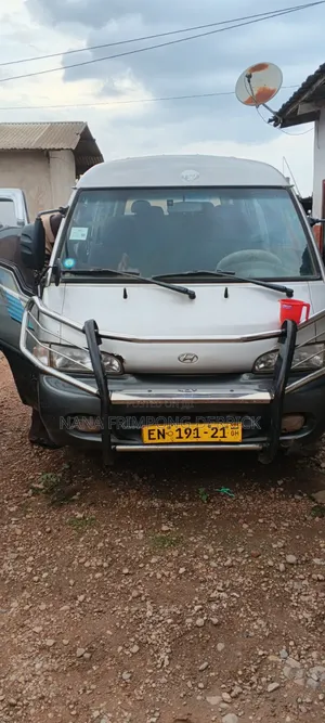 Hyundai H-100 2004 Silver