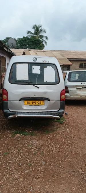 Hyundai H-100 2004 Silver