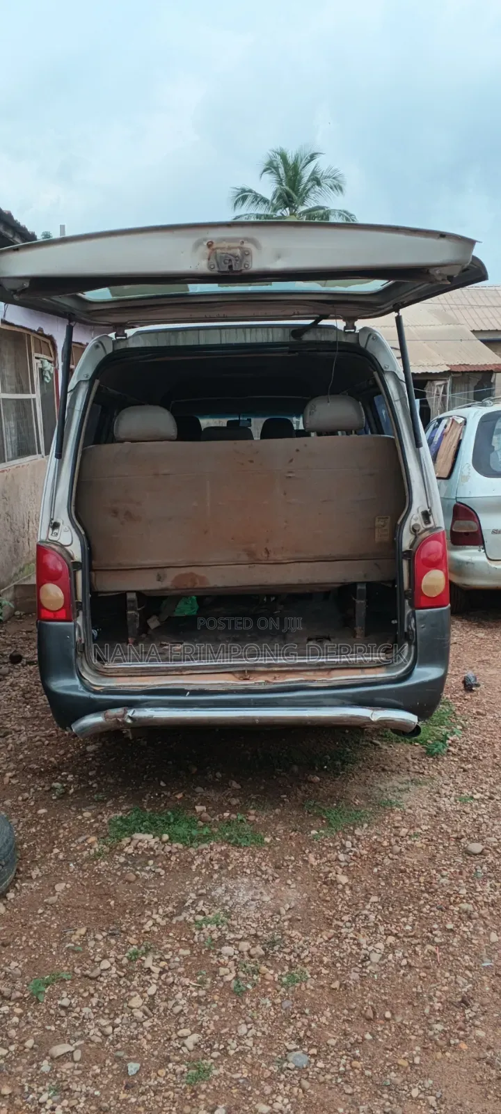 Hyundai H-100 2004 Silver
