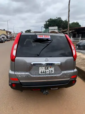 Nissan X-Trail 2012 Brown