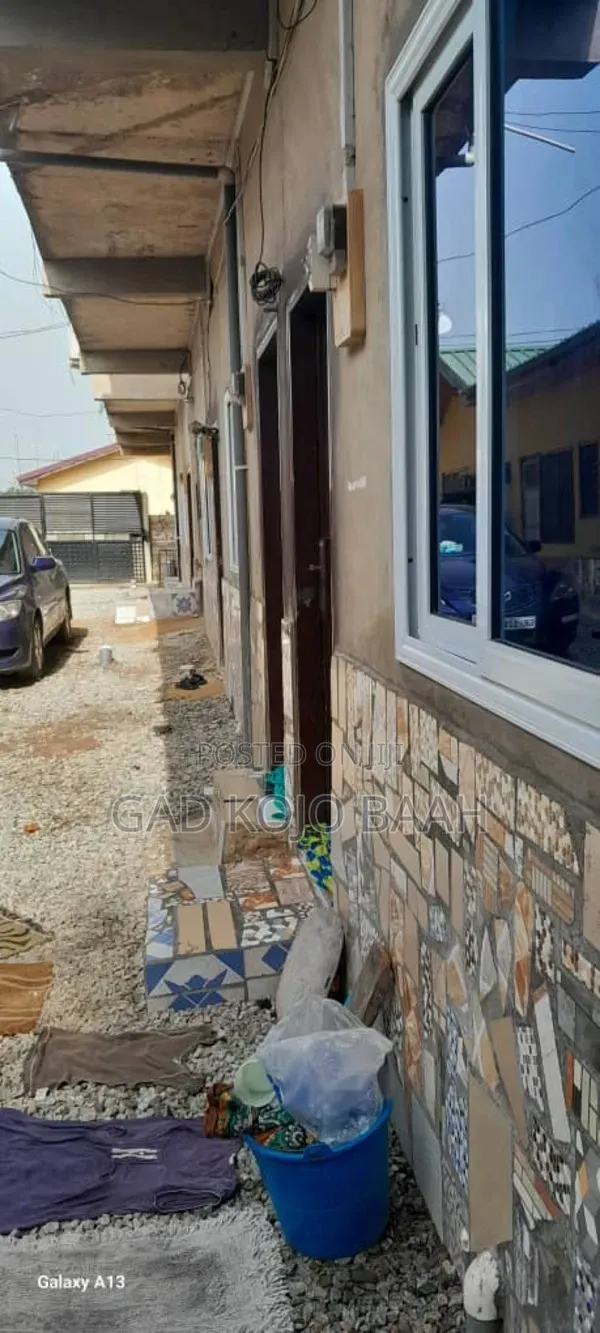 1bdrm Room & Parlour in Aseda House, Awutu Senya East Municipal